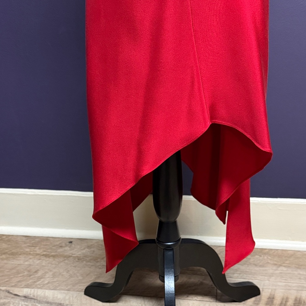 Silk backless Red Dress - Picture 9 of 17